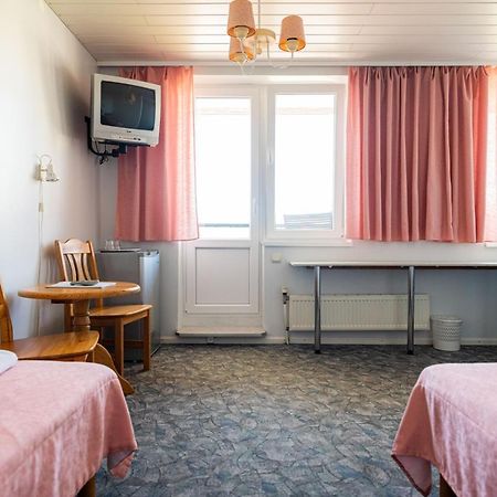 Staadioni Hotel Kuressaare Dış mekan fotoğraf