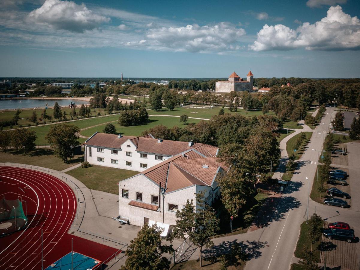 Staadioni Hotel Kuressaare Dış mekan fotoğraf