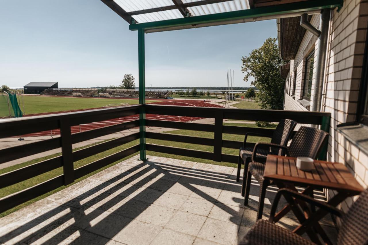 Staadioni Hotel Kuressaare Dış mekan fotoğraf