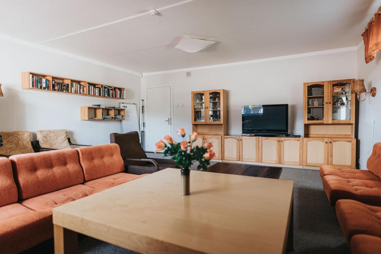 Staadioni Hotel Kuressaare Dış mekan fotoğraf