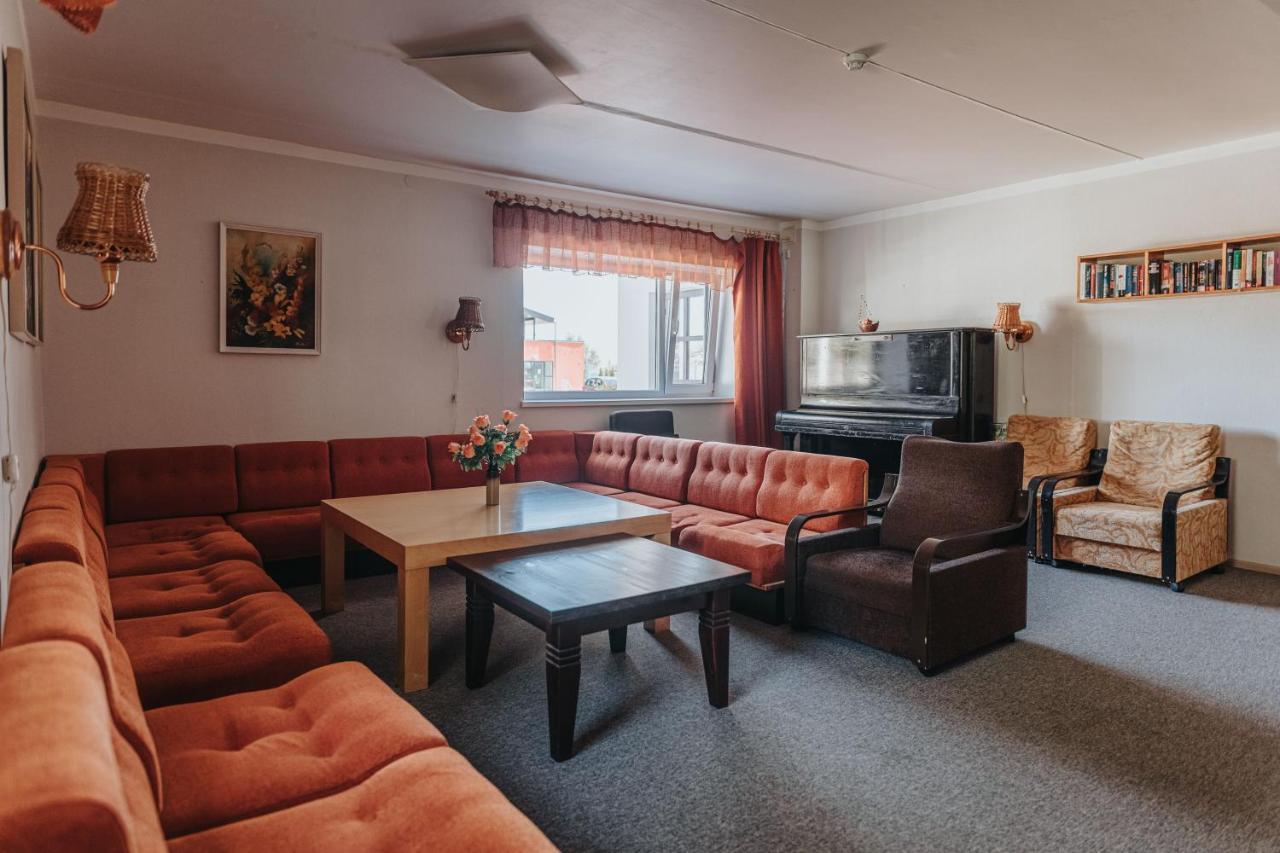 Staadioni Hotel Kuressaare Dış mekan fotoğraf
