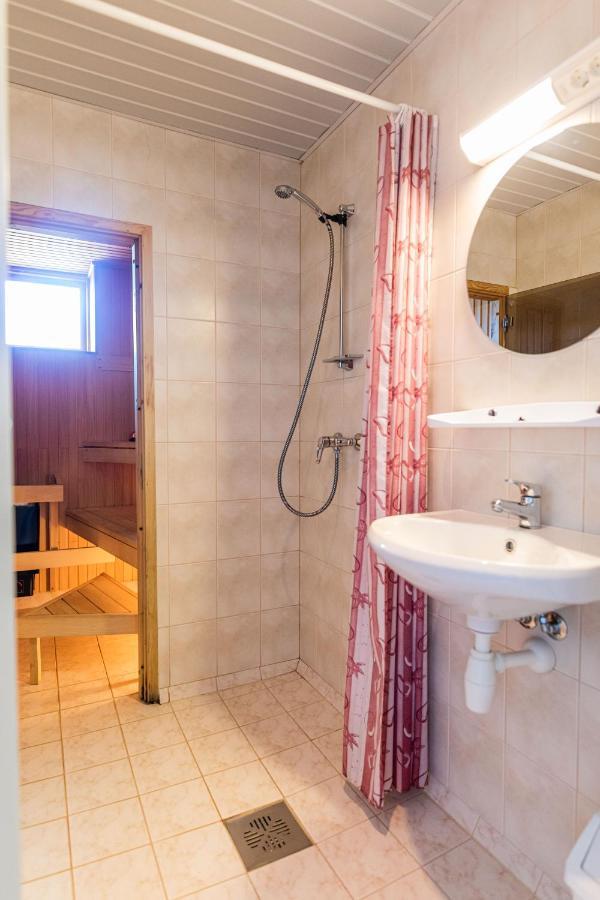 Staadioni Hotel Kuressaare Dış mekan fotoğraf