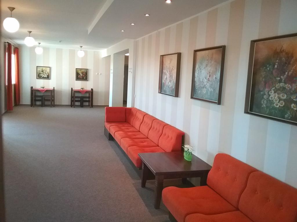 Staadioni Hotel Kuressaare Dış mekan fotoğraf